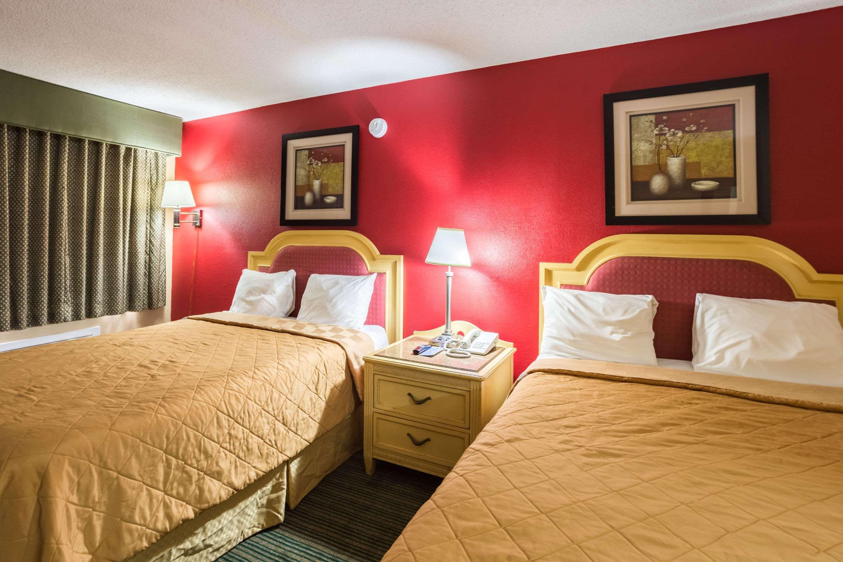 Rodeway Inn Hazlehurst Buitenkant foto