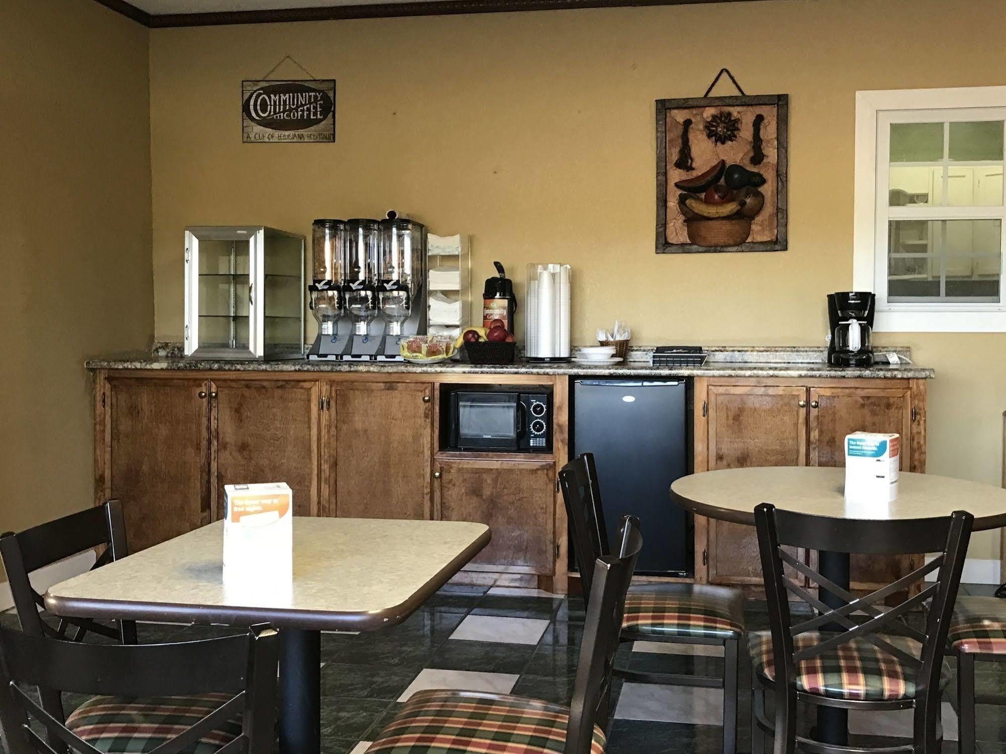 Rodeway Inn Hazlehurst Buitenkant foto