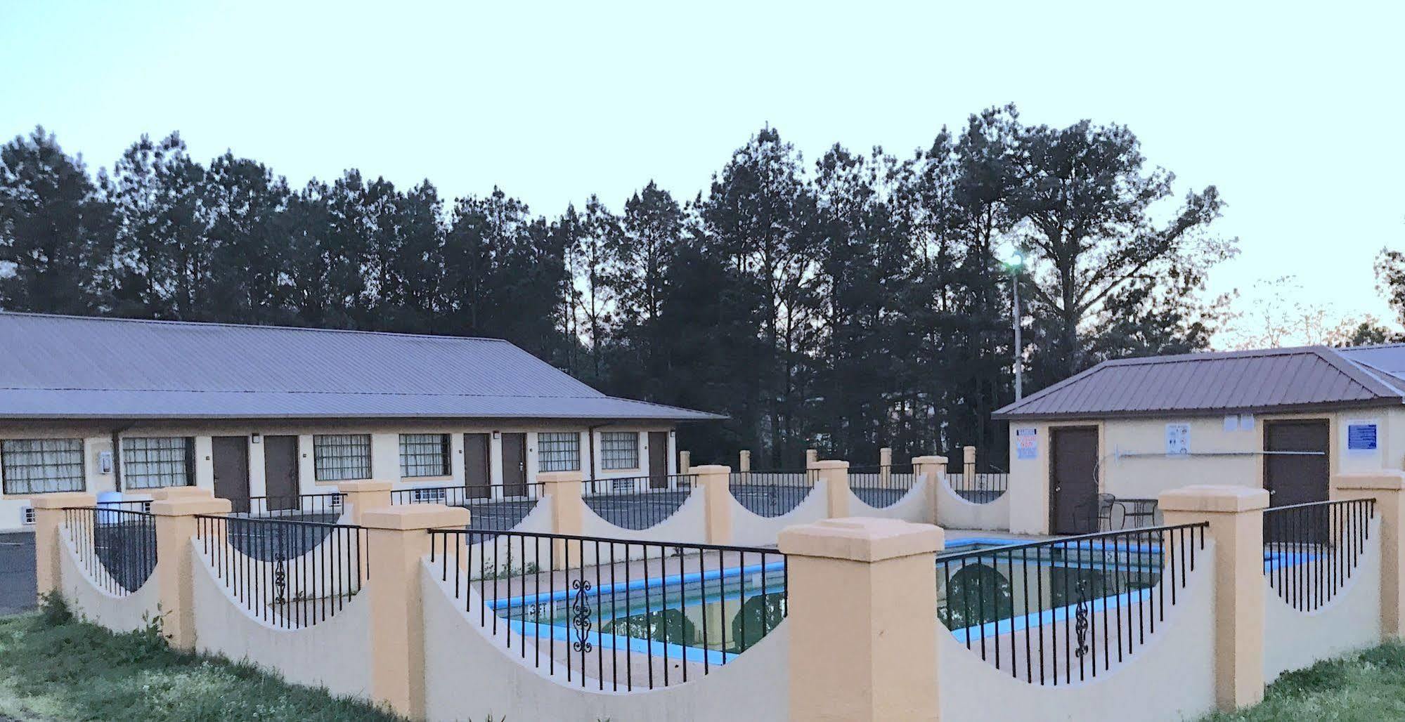 Rodeway Inn Hazlehurst Buitenkant foto